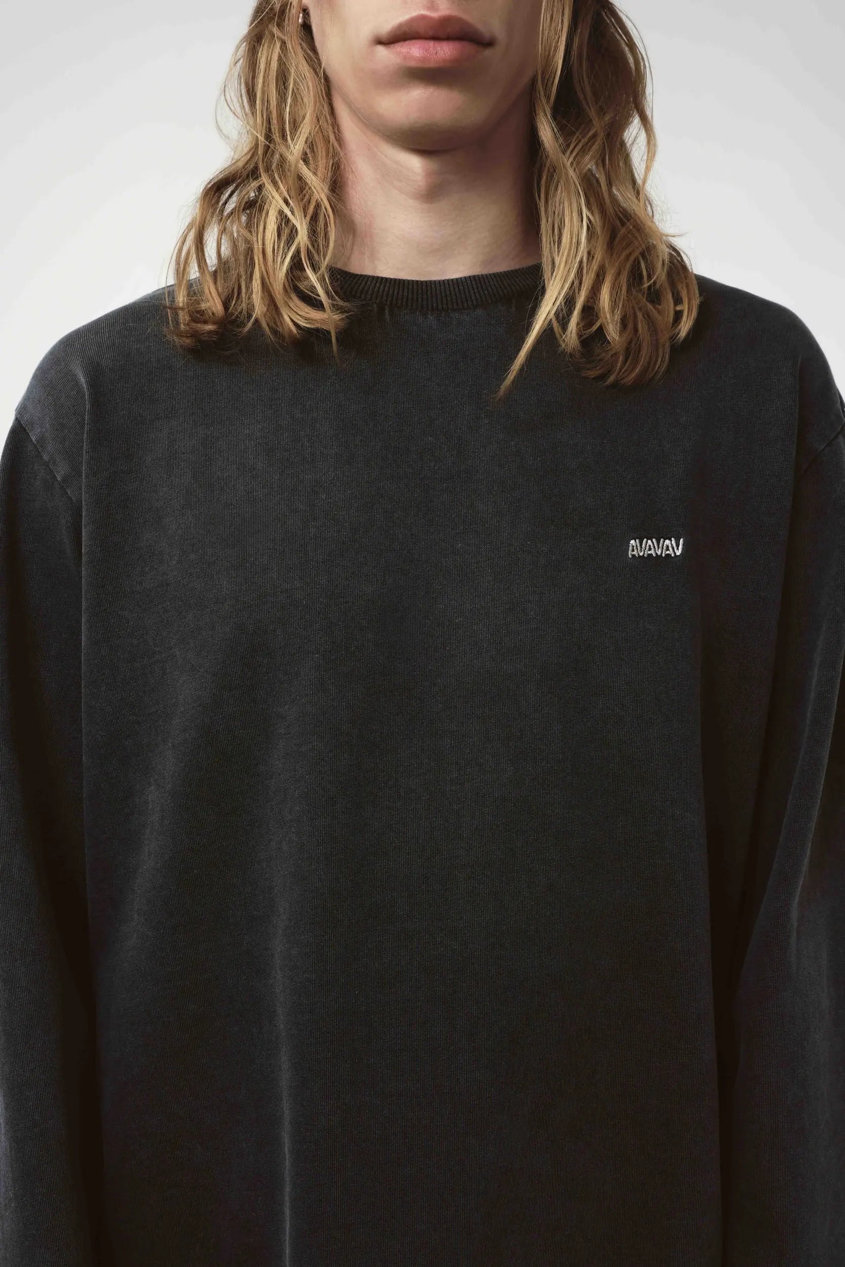 Avavav Long Sleeved Tee