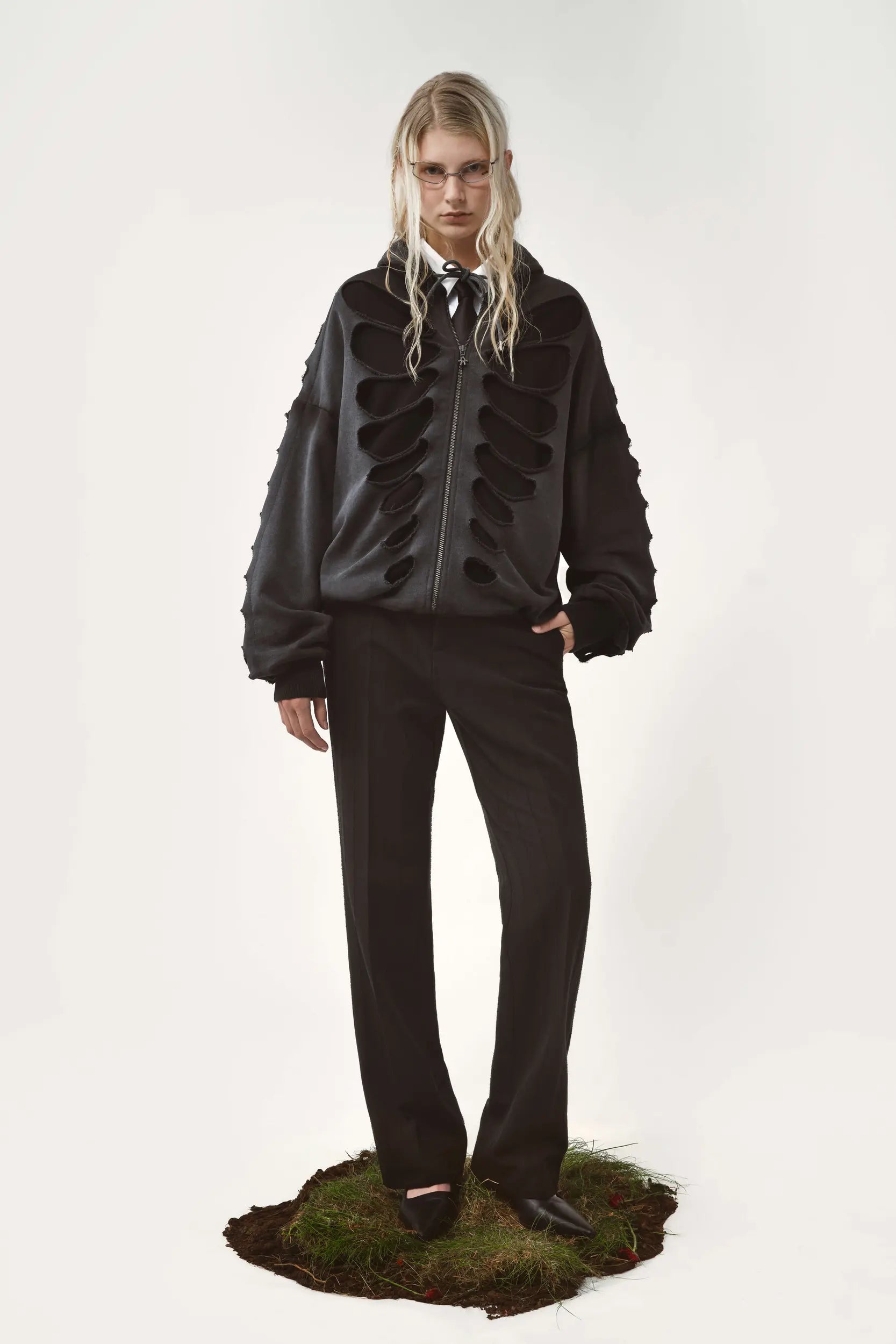 Avavav Shoulderless Cutout Hoodie